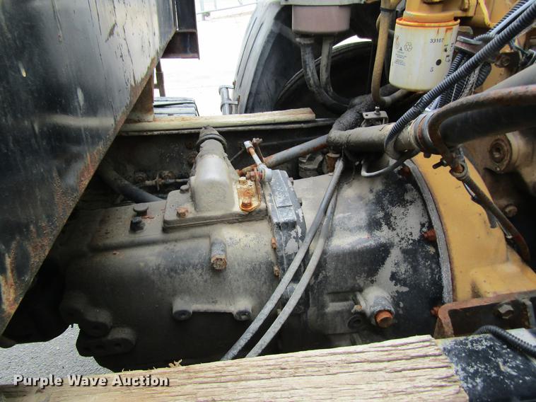 image for item DE5121 1992 Volvo FE flatbed truck