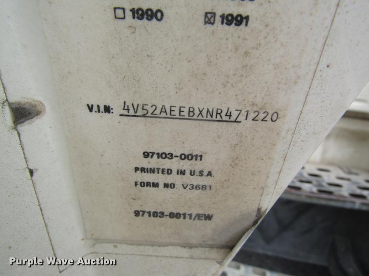 image for item DE5121 1992 Volvo FE flatbed truck