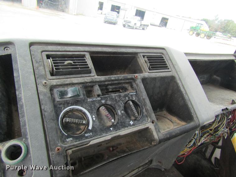 image for item DE5121 1992 Volvo FE flatbed truck