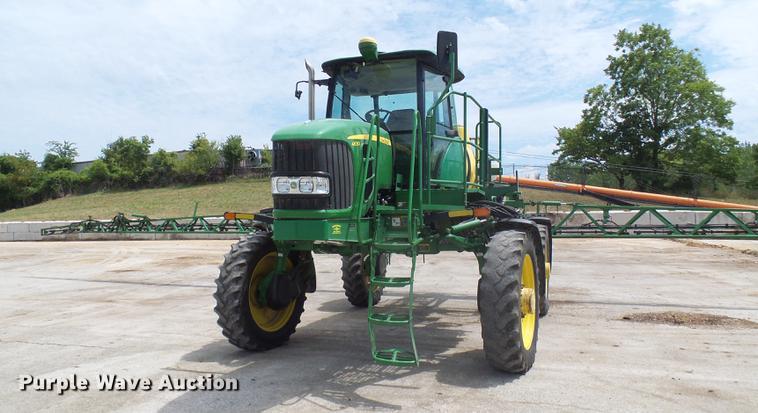image for item DE5122 2011 John Deere 4630 sprayer