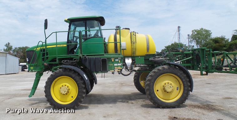 image for item DE5122 2011 John Deere 4630 sprayer