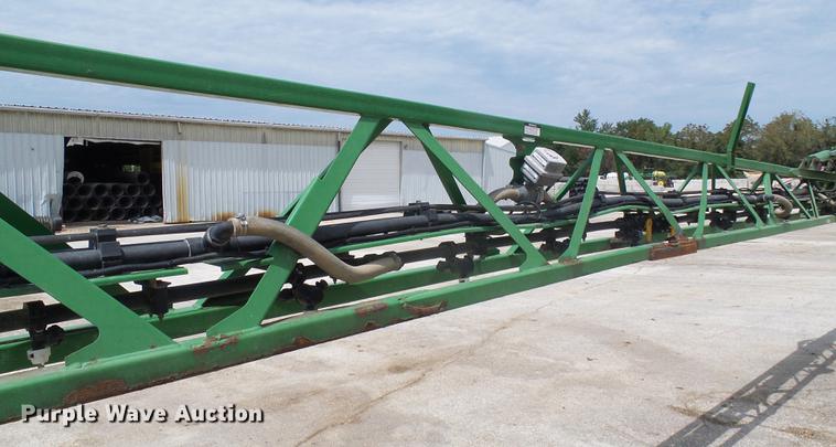 image for item DE5122 2011 John Deere 4630 sprayer
