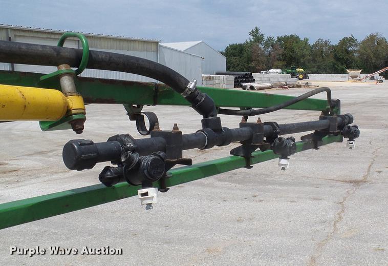 image for item DE5122 2011 John Deere 4630 sprayer