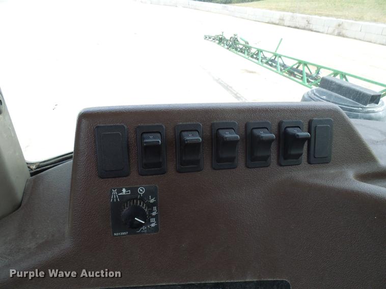 image for item DE5122 2011 John Deere 4630 sprayer