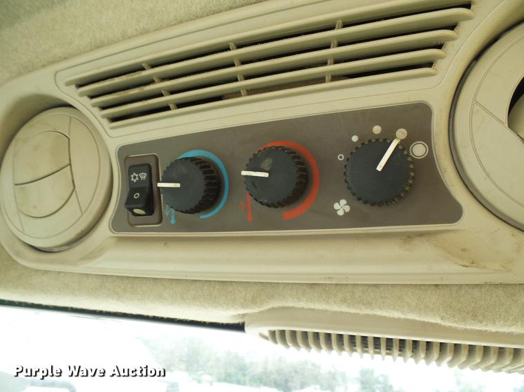 image for item DE5122 2011 John Deere 4630 sprayer