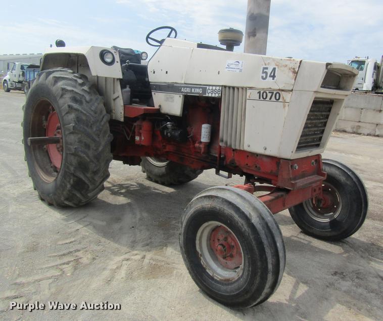 image for item DE5125 1976 Case 1070 tractor