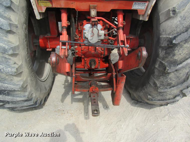 image for item DE5125 1976 Case 1070 tractor