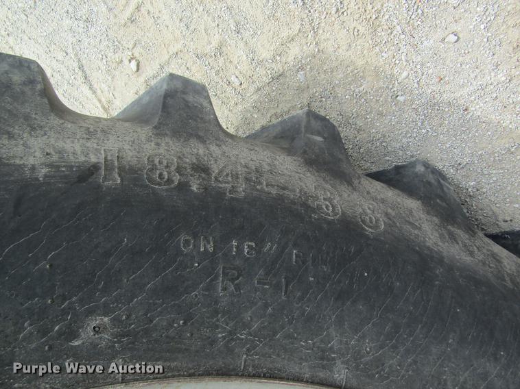 image for item DE5125 1976 Case 1070 tractor