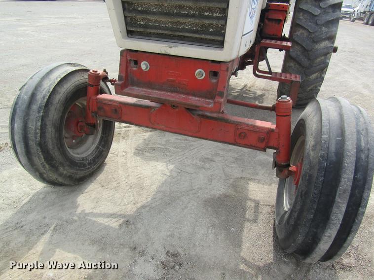 image for item DE5125 1976 Case 1070 tractor