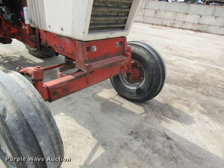 image for item DE5125 1976 Case 1070 tractor