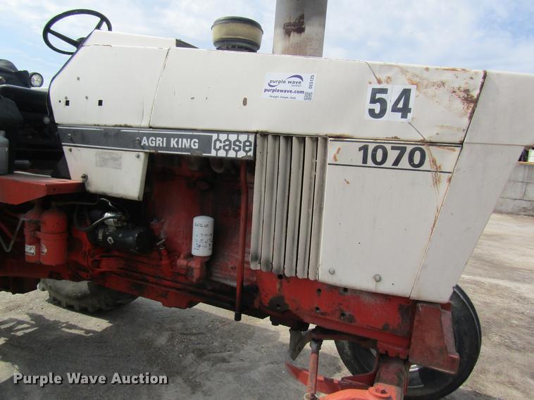 image for item DE5125 1976 Case 1070 tractor