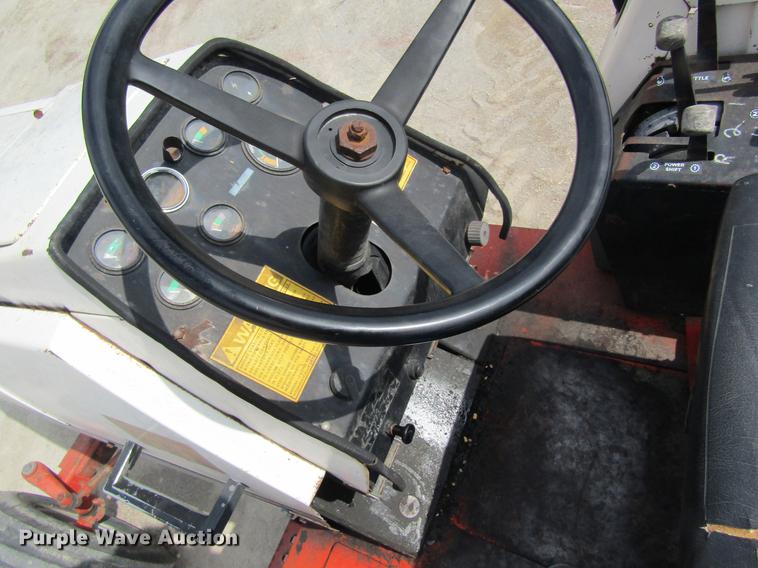 image for item DE5125 1976 Case 1070 tractor