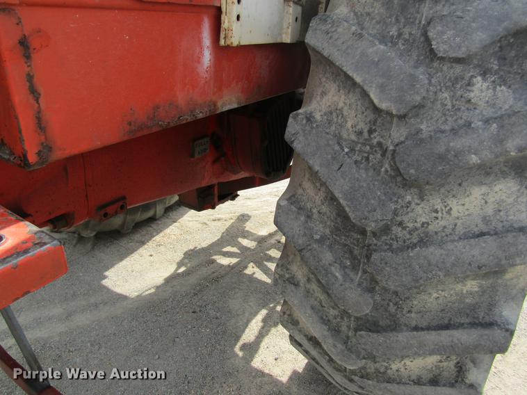 image for item DE5125 1976 Case 1070 tractor