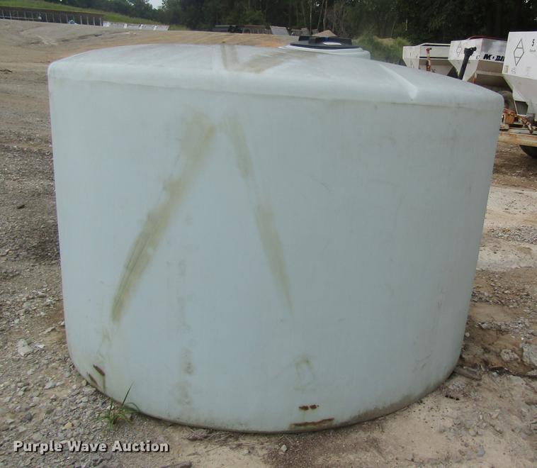 image for item DE5127 (2) tanks