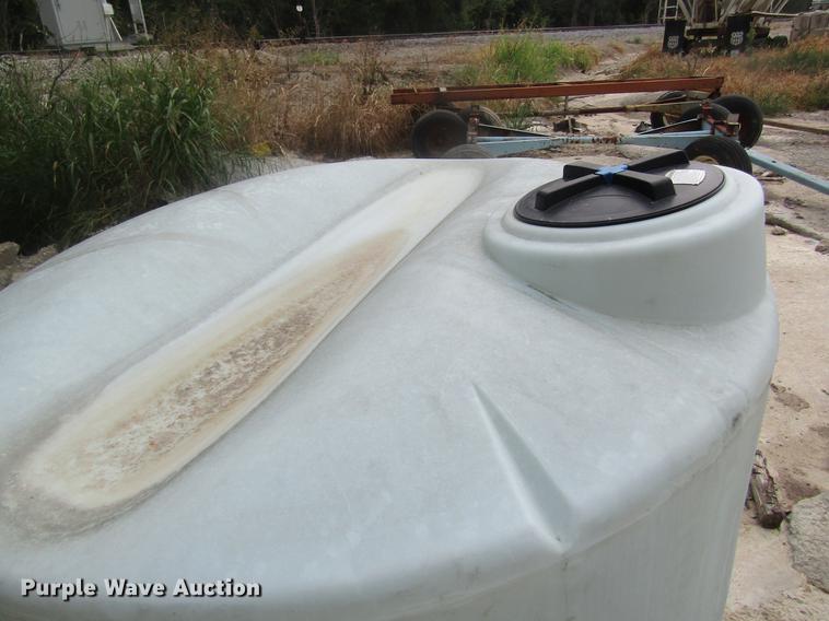 image for item DE5127 (2) tanks