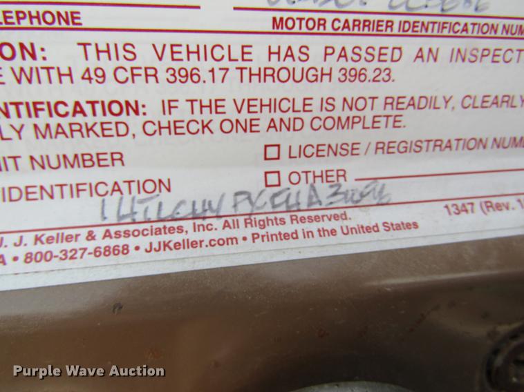 image for item DE5129 1985 International 1754 tank truck