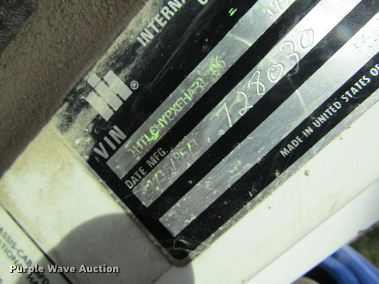 image for item DE5129 1985 International 1754 tank truck