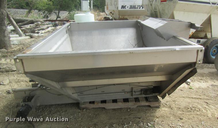 image for item DE5133 John Deere spreader