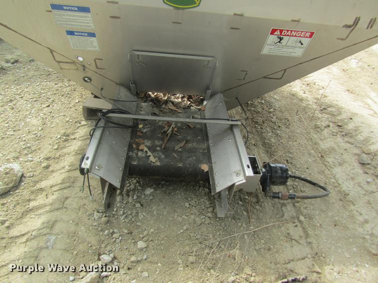 image for item DE5133 John Deere spreader