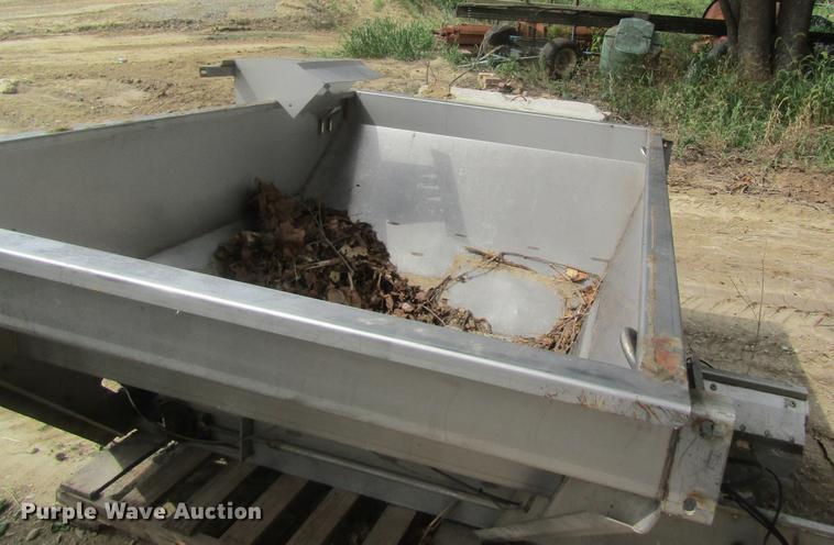 image for item DE5133 John Deere spreader