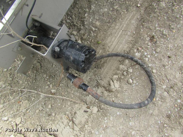 image for item DE5133 John Deere spreader