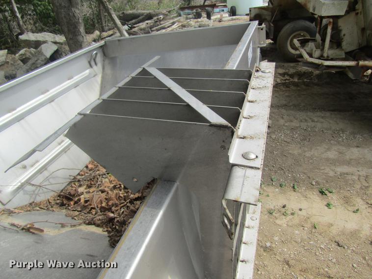 image for item DE5133 John Deere spreader