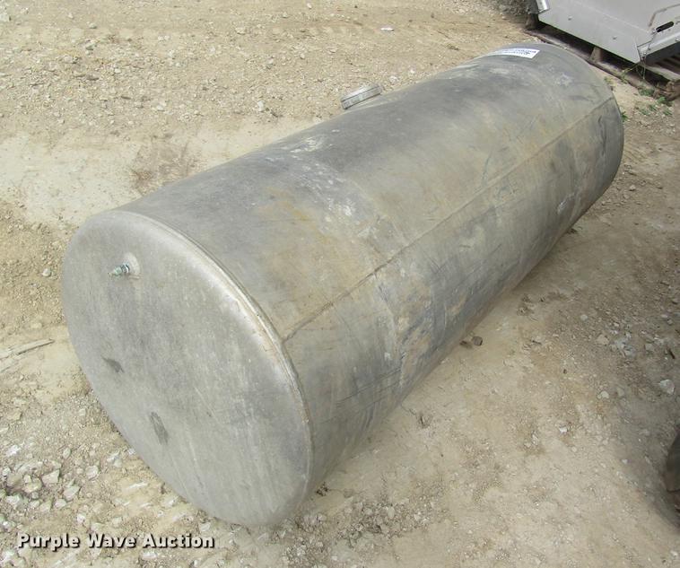 image for item DE5134 Freightliner fuel tank