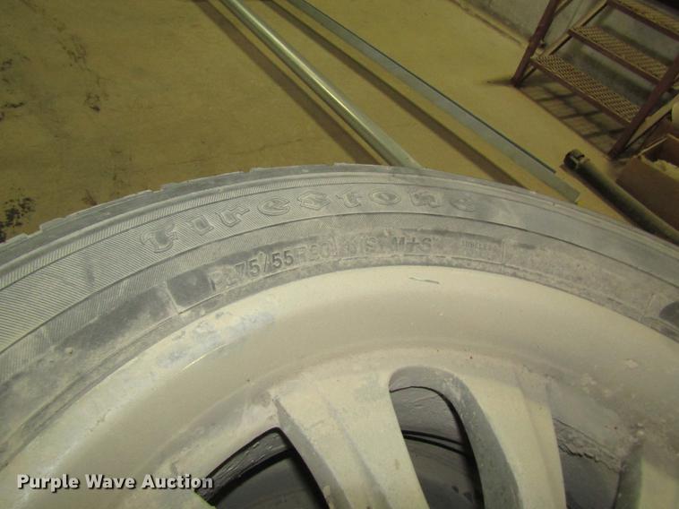 image for item DE5137 (4) Firestone 275/55R20 tires