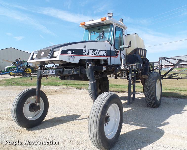 image for item DE5156 2001 SpraCoupe 4640 sprayer