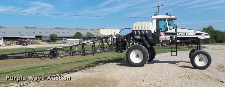 image for item DE5156 2001 SpraCoupe 4640 sprayer