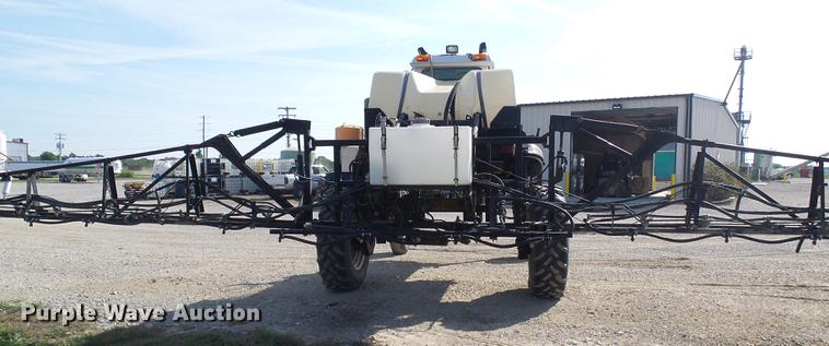 image for item DE5156 2001 SpraCoupe 4640 sprayer
