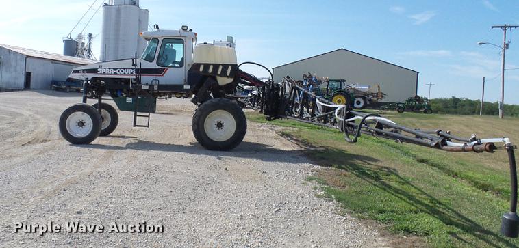 image for item DE5156 2001 SpraCoupe 4640 sprayer