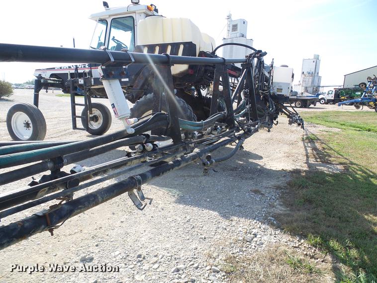 image for item DE5156 2001 SpraCoupe 4640 sprayer
