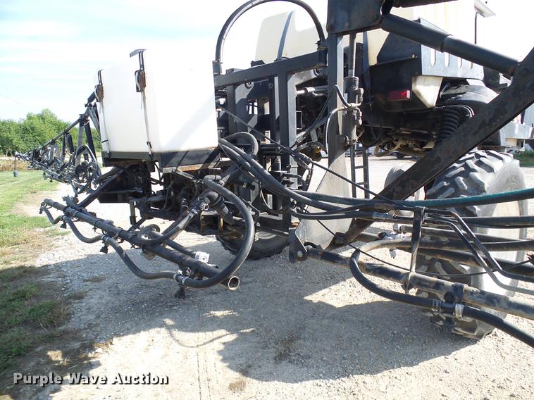 image for item DE5156 2001 SpraCoupe 4640 sprayer