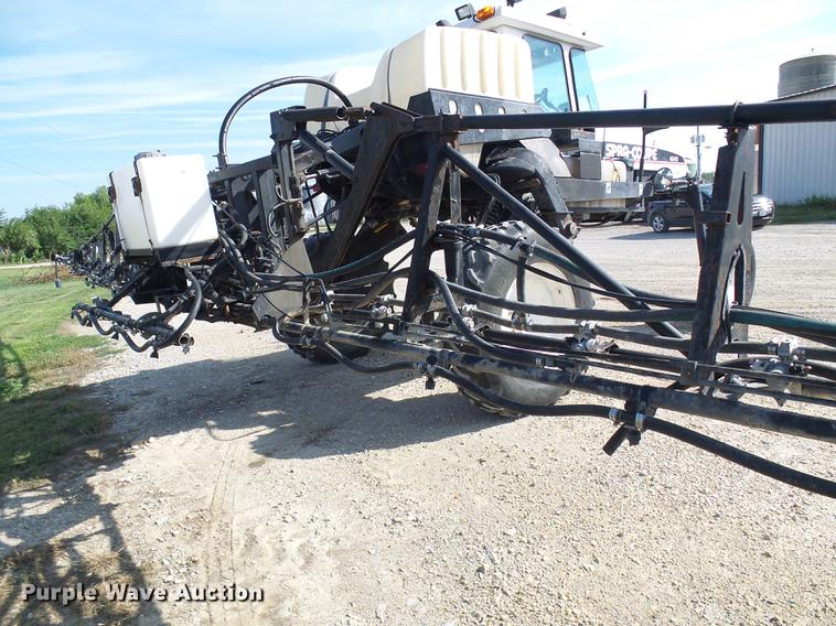 image for item DE5156 2001 SpraCoupe 4640 sprayer