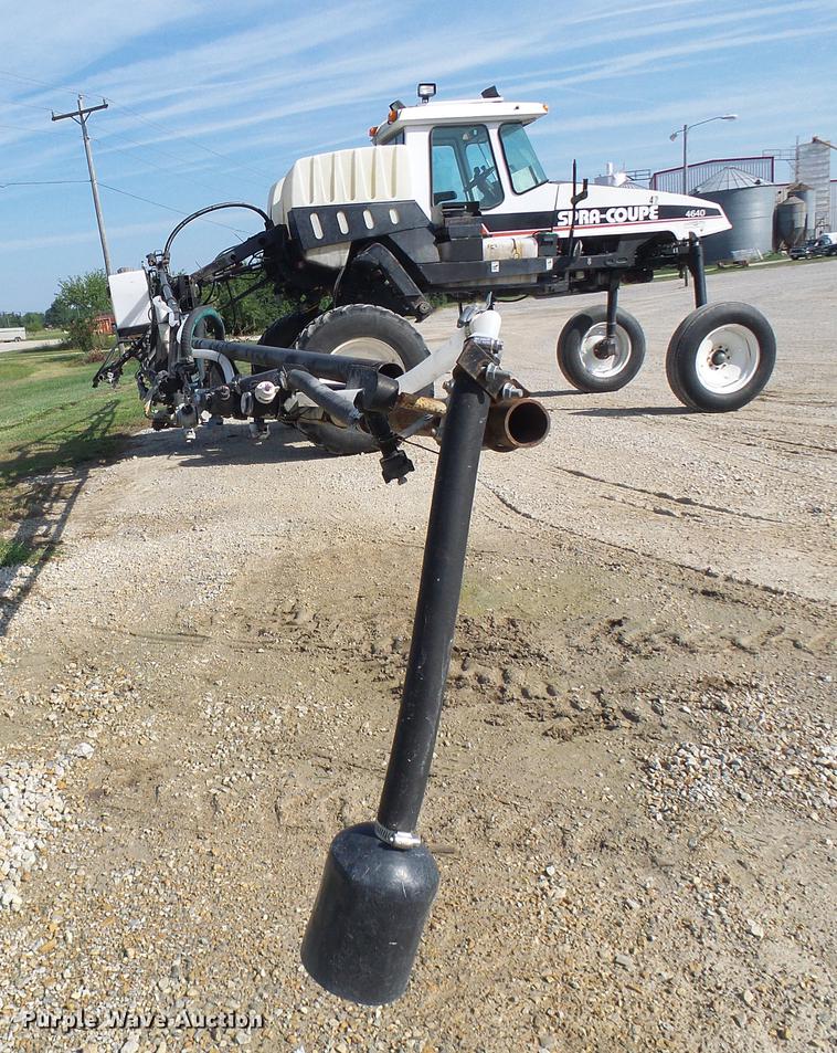 image for item DE5156 2001 SpraCoupe 4640 sprayer