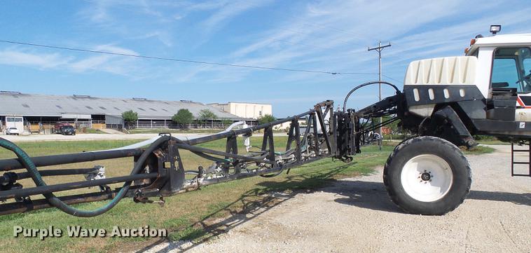 image for item DE5156 2001 SpraCoupe 4640 sprayer