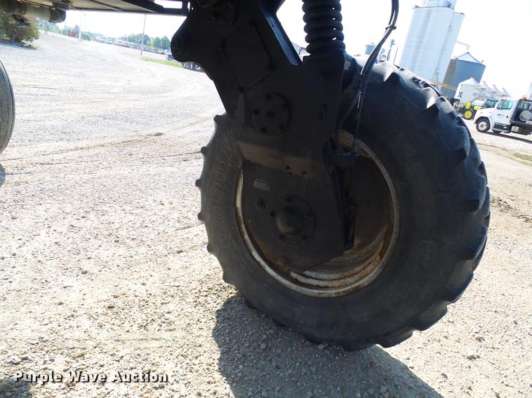 image for item DE5156 2001 SpraCoupe 4640 sprayer