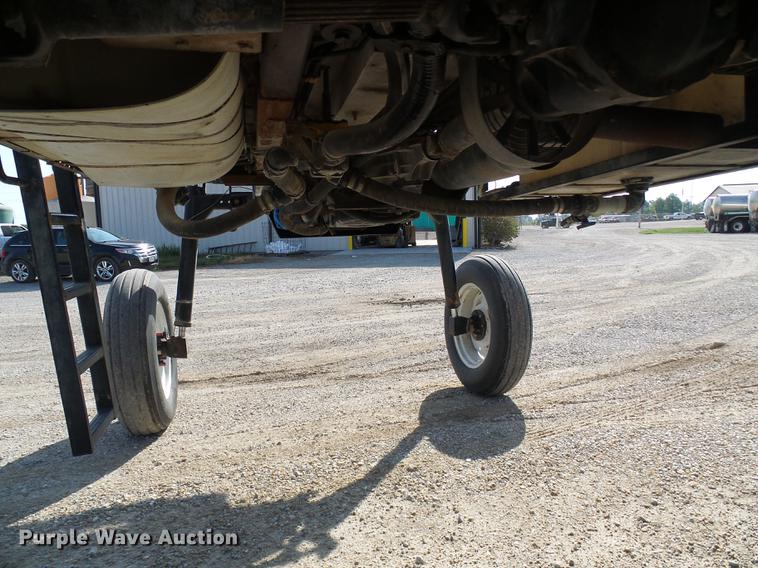 image for item DE5156 2001 SpraCoupe 4640 sprayer