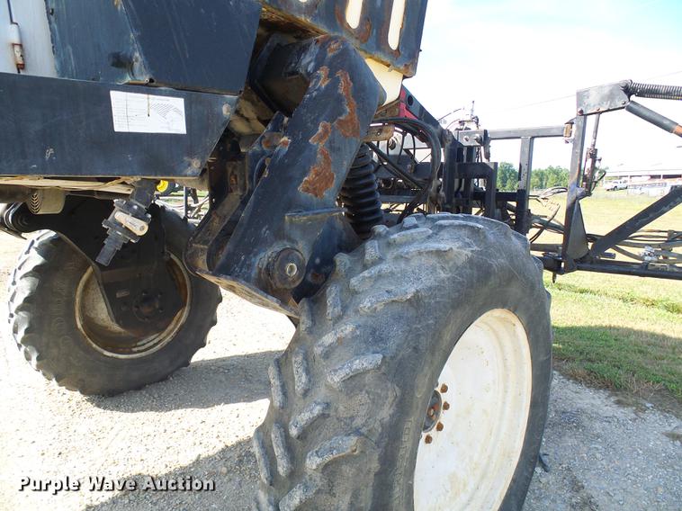 image for item DE5156 2001 SpraCoupe 4640 sprayer