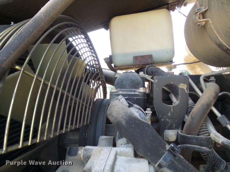 image for item DE5156 2001 SpraCoupe 4640 sprayer