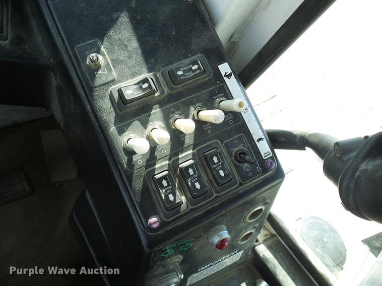 image for item DE5156 2001 SpraCoupe 4640 sprayer