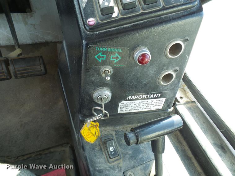 image for item DE5156 2001 SpraCoupe 4640 sprayer