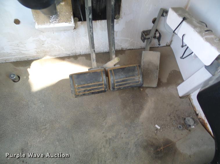 image for item DE5156 2001 SpraCoupe 4640 sprayer