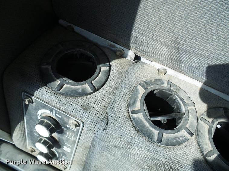 image for item DE5156 2001 SpraCoupe 4640 sprayer