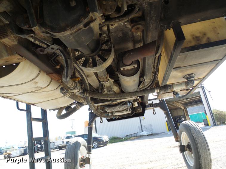 image for item DE5156 2001 SpraCoupe 4640 sprayer