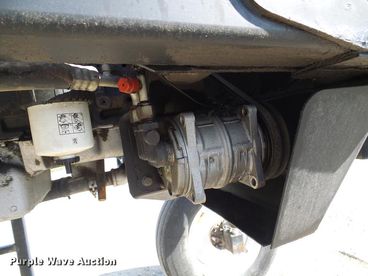 image for item DE5156 2001 SpraCoupe 4640 sprayer