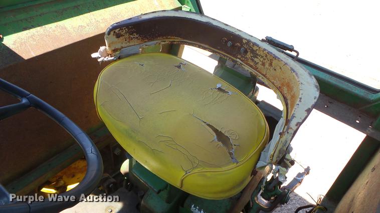 image for item DE7225 John Deere 4020 tractor