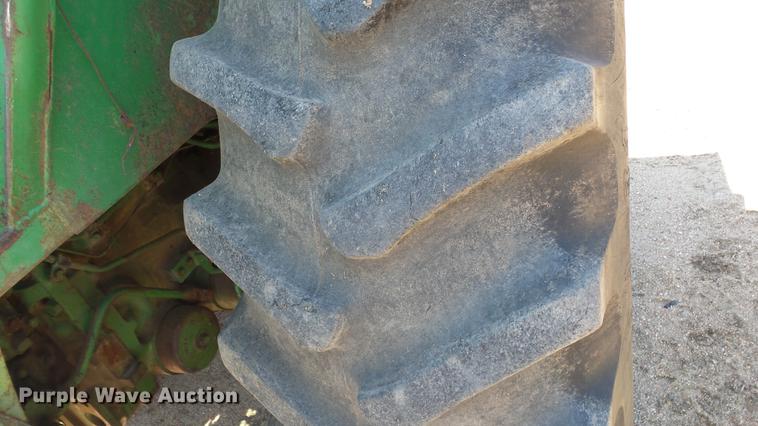 image for item DE7225 John Deere 4020 tractor