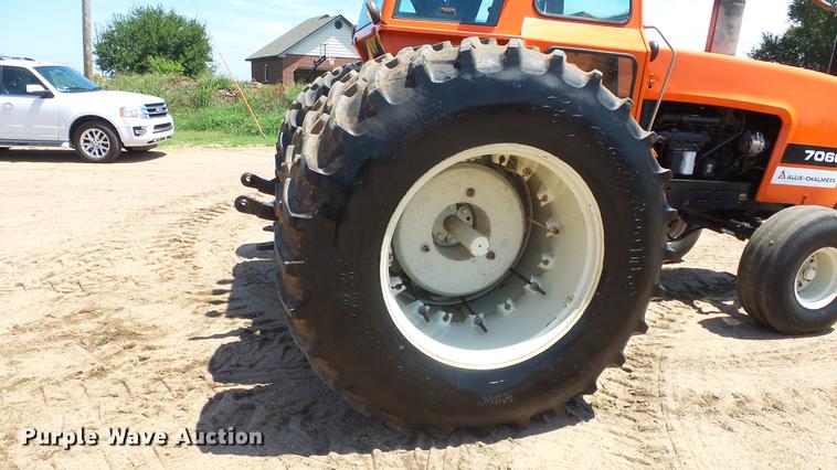 image for item DE7226 1979 Allis Chalmers 7060 tractor